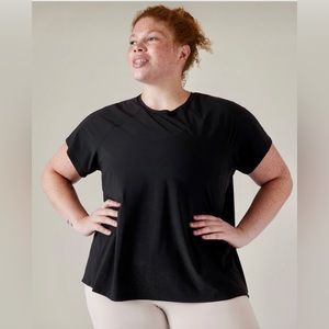 Athleta Ultimate Train Tee. Black. XL